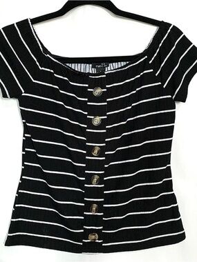 rue21 Black & White Striped Button-Front Short Sleeve Top